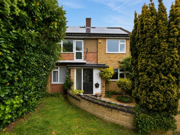 4 Bed Detached, Carver Hill Road, High Wycombe, HP11 2UQ