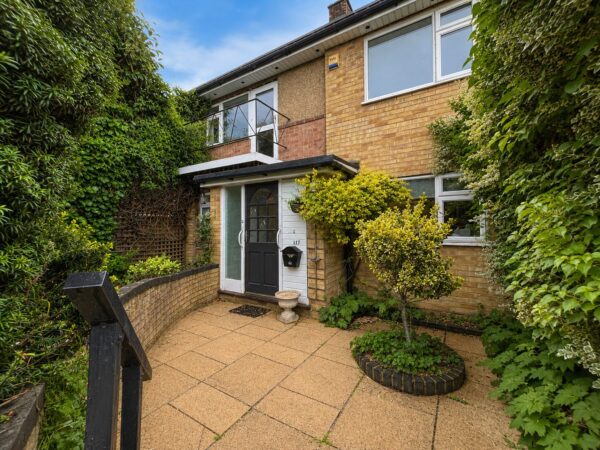 4 Bed Detached, Carver Hill Road, High Wycombe, HP11 2UQ