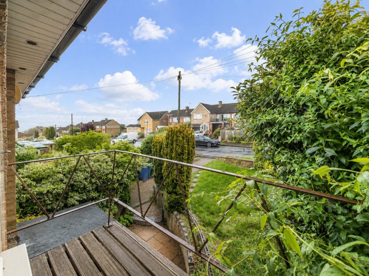 4 Bed Detached, Carver Hill Road, High Wycombe, HP11 2UQ