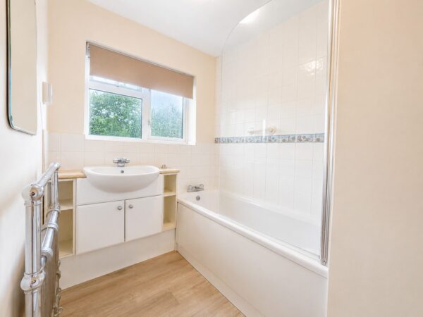 4 Bed Detached, Carver Hill Road, High Wycombe, HP11 2UQ