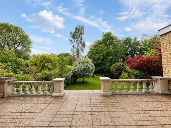 4 Bed Detached, Carver Hill Road, High Wycombe, HP11 2UQ