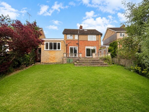 4 Bed Detached, Carver Hill Road, High Wycombe, HP11 2UQ