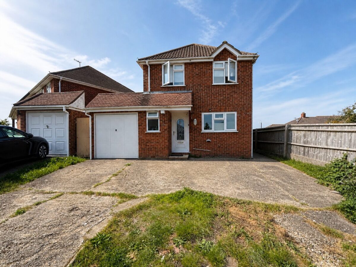3 Bed Detached, Rutland Avenue, High Wycombe, HP12 3LL