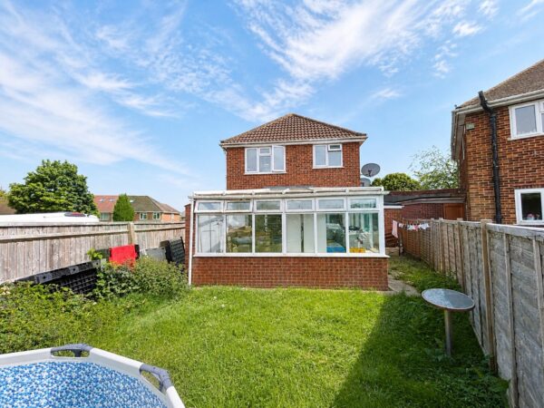 3 Bed Detached, Rutland Avenue, High Wycombe, HP12 3LL