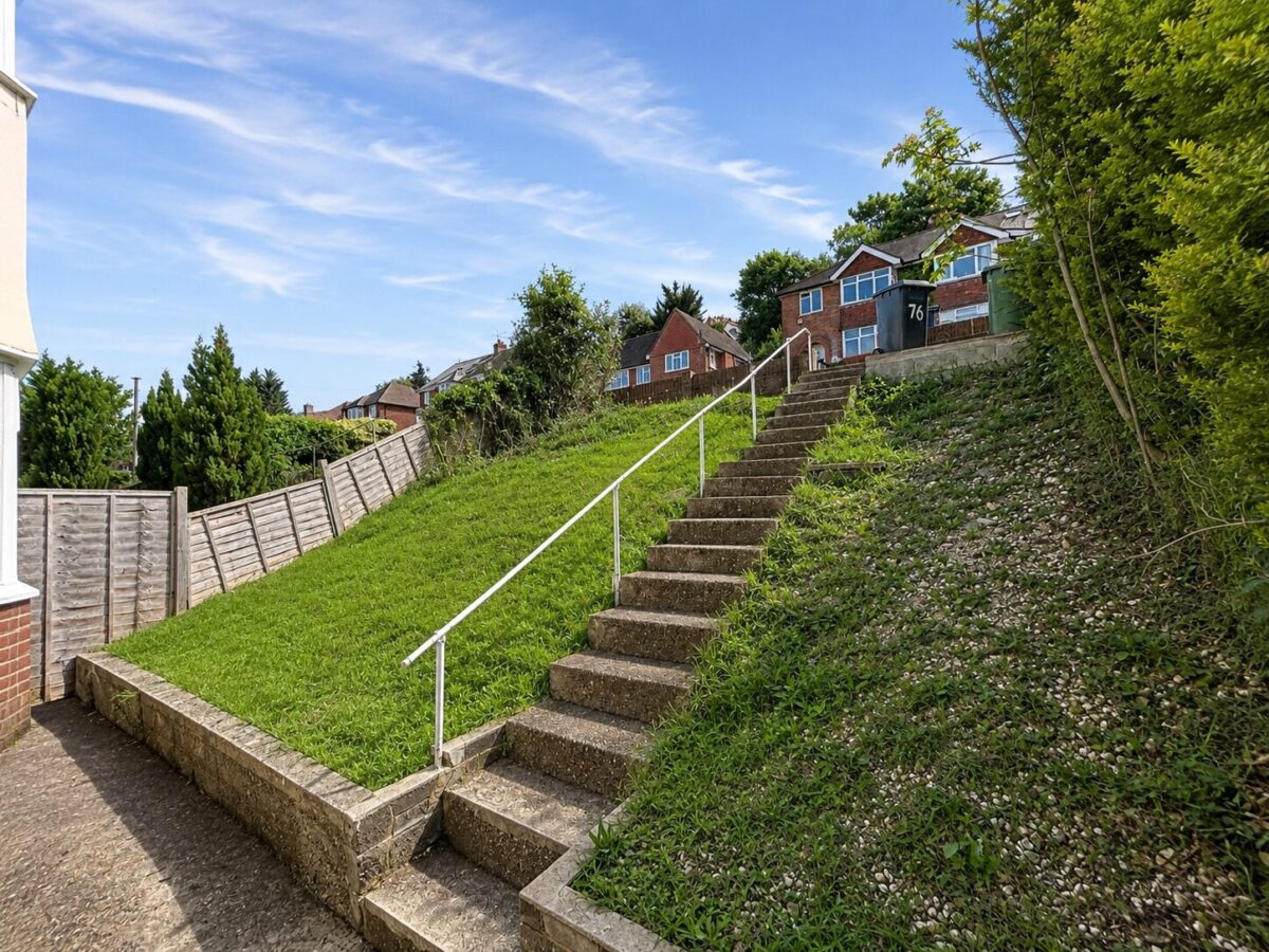 3 Bed Semi-Detached, Healey Avenue, High Wycombe, HP13 7JR