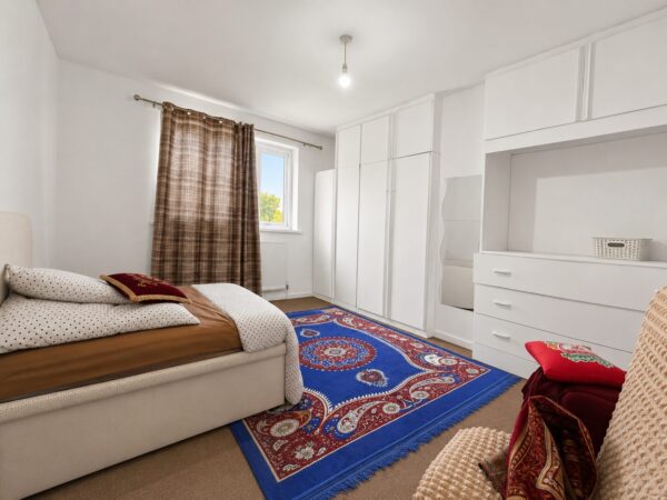 3 Bed Semi-Detached, Healey Avenue, High Wycombe, HP13 7JR