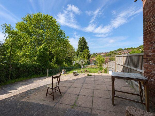 3 Bed Semi-Detached, Healey Avenue, High Wycombe, HP13 7JR