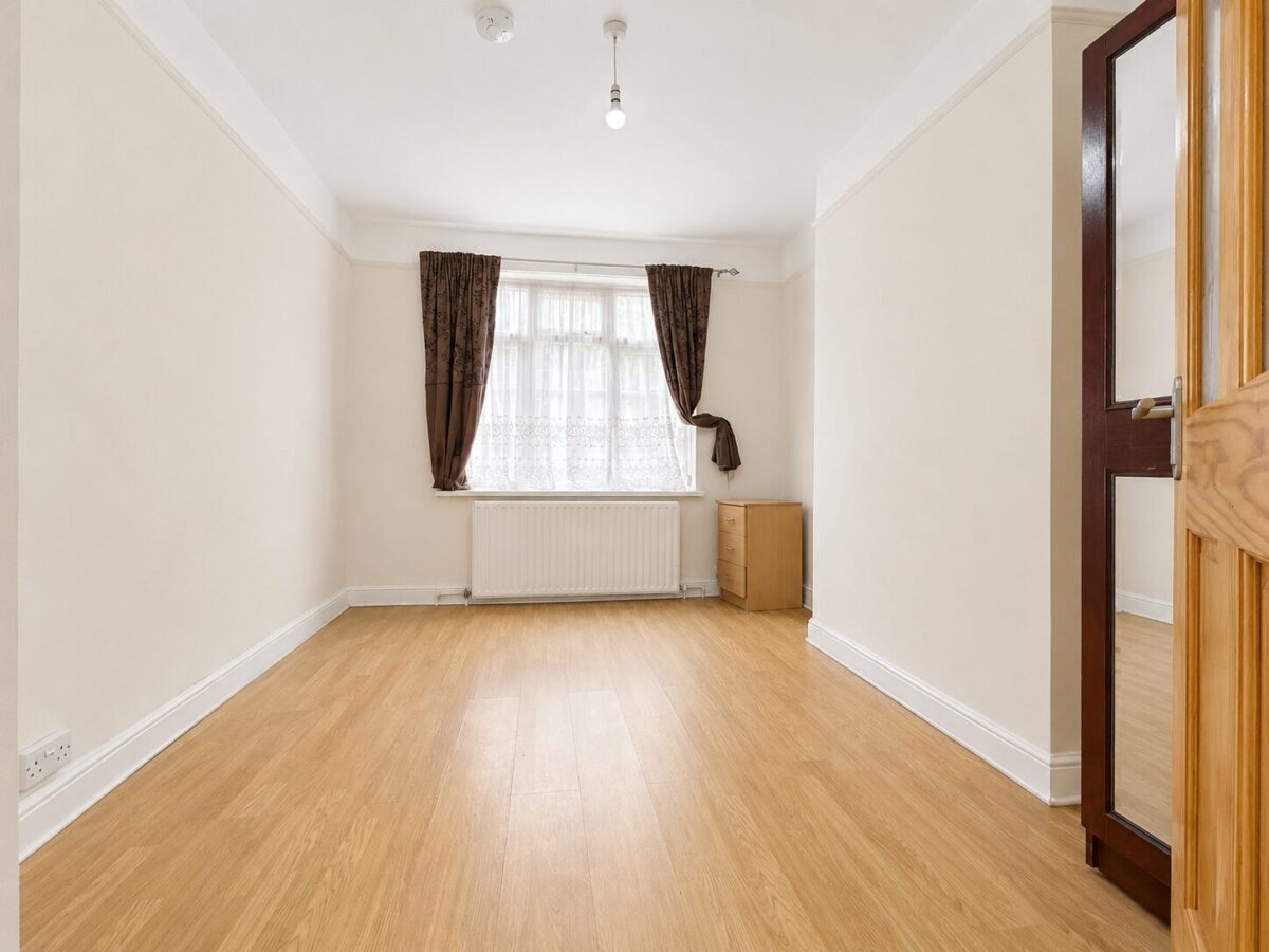 3/4 Bedroom Semi Detached, Whitelands Road, High Wycombe, HP12 3EL