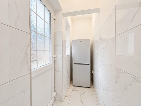 3/4 Bedroom Semi Detached, Whitelands Road, High Wycombe, HP12 3EL