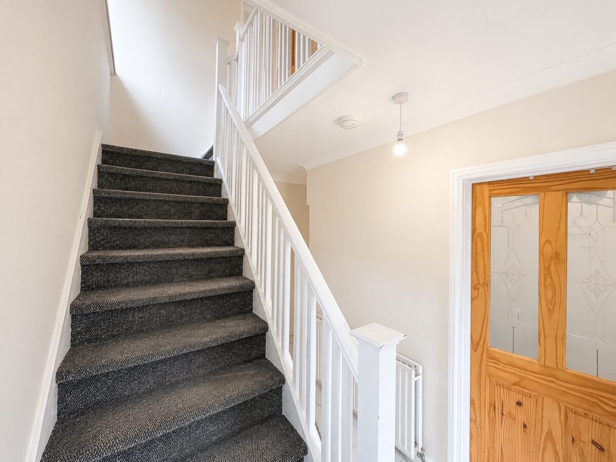 3/4 Bedroom Semi Detached, Whitelands Road, High Wycombe, HP12 3EL