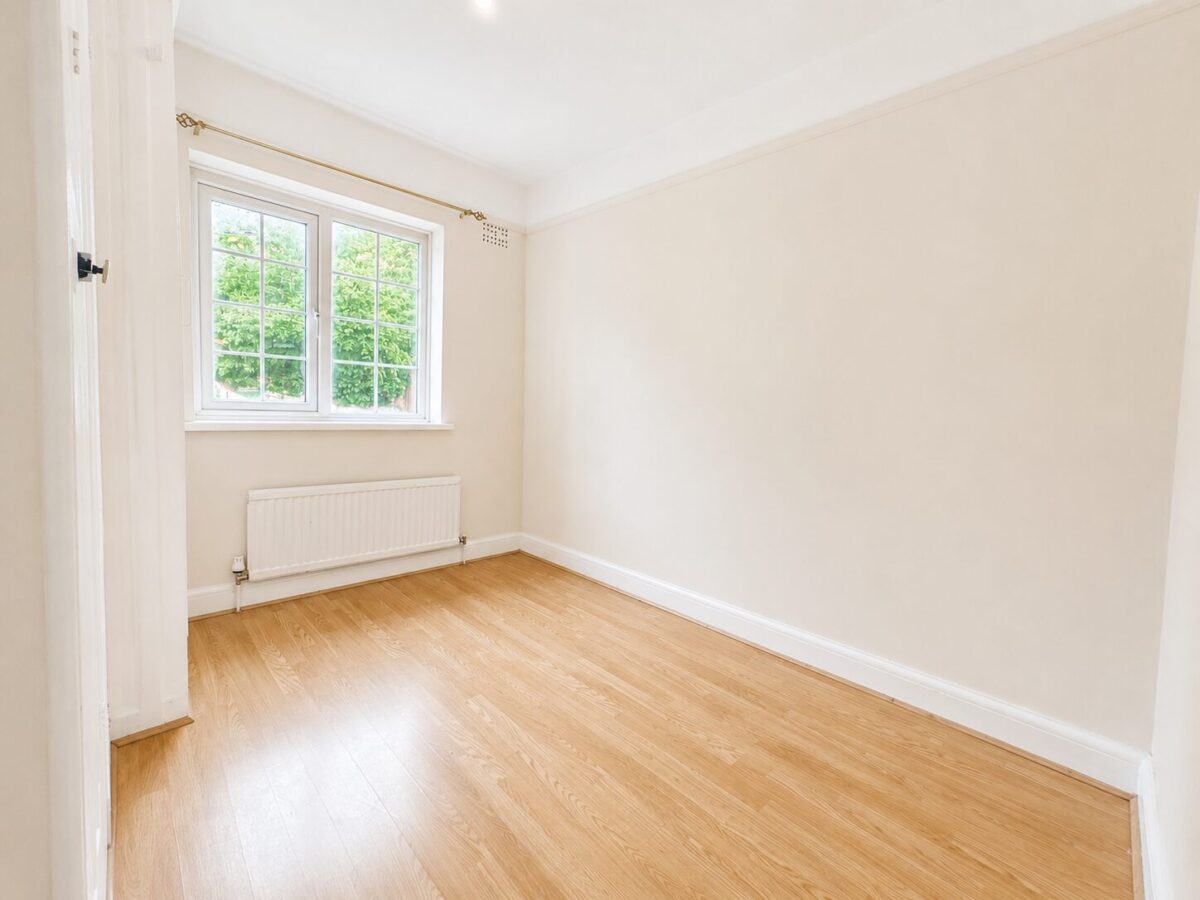 3/4 Bedroom Semi Detached, Whitelands Road, High Wycombe, HP12 3EL