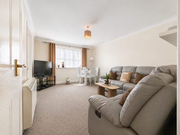 2 Bed Apartment, Gallows Lane, High Wycombe, HP12 4BP