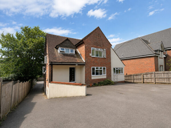 Furnished Double Room, West Wycombe Road, High Wycombe, Buckinghamshire, HP12 3AF