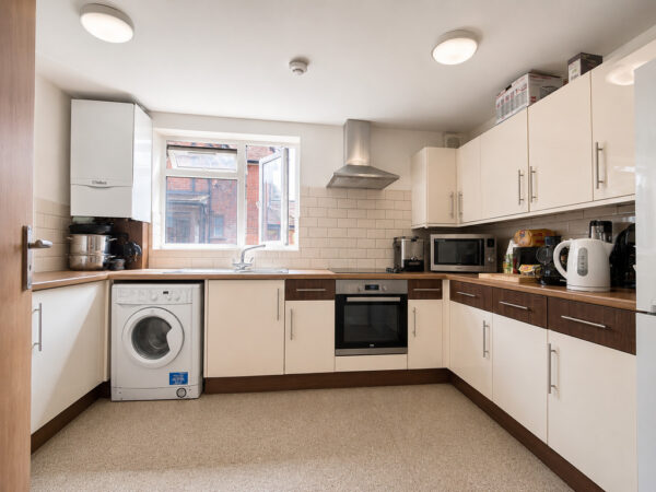 Furnished Double Room, West Wycombe Road, High Wycombe, Buckinghamshire, HP12 3AF