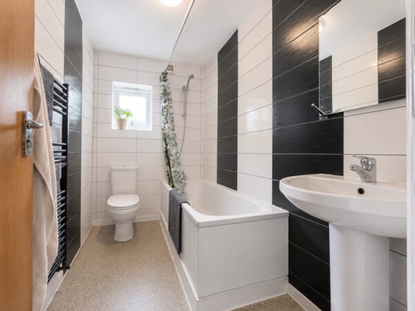 Furnished Double Room, West Wycombe Road, High Wycombe, Buckinghamshire, HP12 3AF