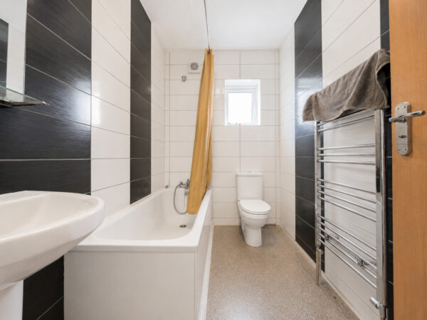 Furnished Double Room, West Wycombe Road, High Wycombe, Buckinghamshire, HP12 3AF