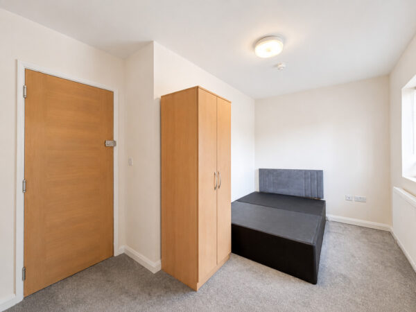 Furnished Double Room, West Wycombe Road, High Wycombe, Buckinghamshire, HP12 3AF