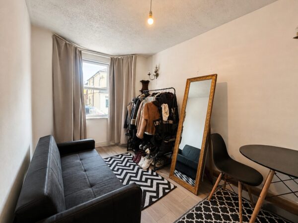 3 Bed Terraced, Upper Green Street, High Wycombe, HP11 2RB