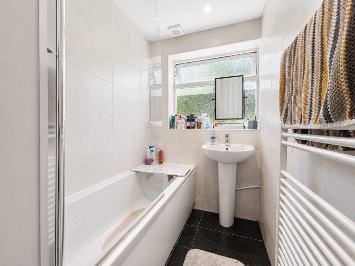 3 Bed Terraced, Upper Green Street, High Wycombe, HP11 2RB