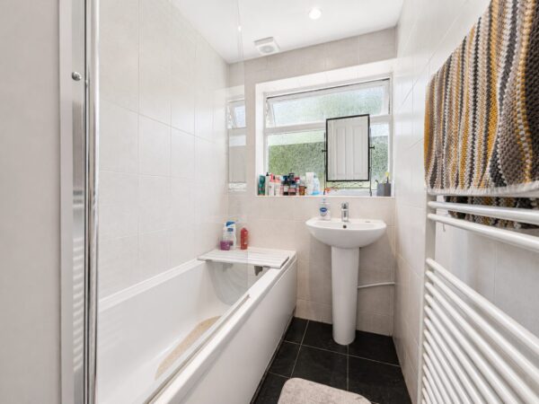 3 Bed Terraced, Upper Green Street, High Wycombe, HP11 2RB