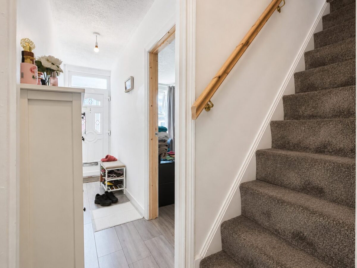 3 Bed Terraced, Upper Green Street, High Wycombe, HP11 2RB