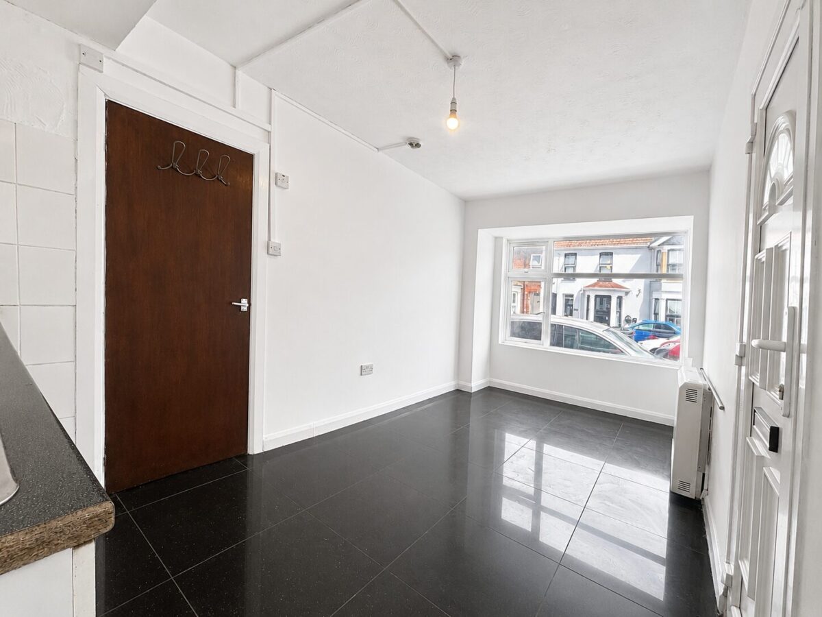 Box Studio Flat, Abercromby Avenue, High Wycombe, Buckinghamshire, HP12 3BB