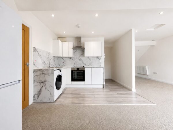 Studio Flat, Gordon Road, High Wycombe, Buckinghamshire, HP13 6EP