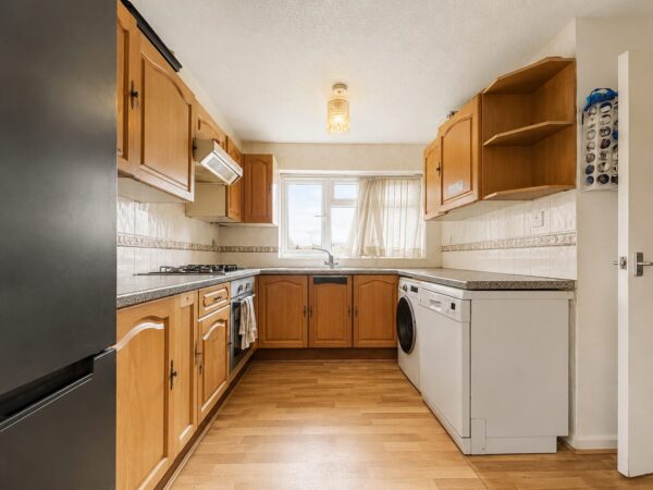 3 Bed Terraced, Brecon Way, High Wycombe, HP13 5NN
