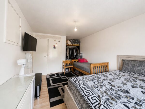 3 Bed Terraced, Brecon Way, High Wycombe, HP13 5NN