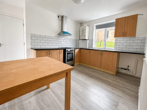 Studio Flat, Booker Lane, High Wycombe, HP12 3UP
