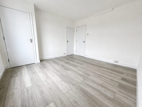 Studio Flat, Booker Lane, High Wycombe, HP12 3UP