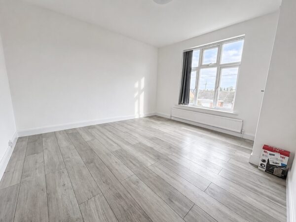 Studio Flat, Booker Lane, High Wycombe, HP12 3UP
