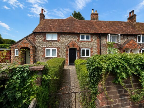 1 Bed Cottage, Littleworth Road, High Wycombe, Buckinghamshire, HP13 5XD