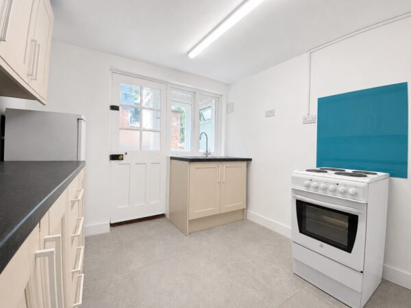 1 Bed Cottage, Littleworth Road, High Wycombe, Buckinghamshire, HP13 5XD