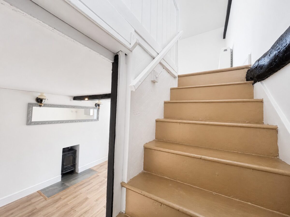 1 Bed Cottage, Littleworth Road, High Wycombe, Buckinghamshire, HP13 5XD