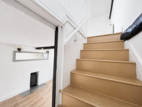 1 Bed Cottage, Littleworth Road, High Wycombe, Buckinghamshire, HP13 5XD