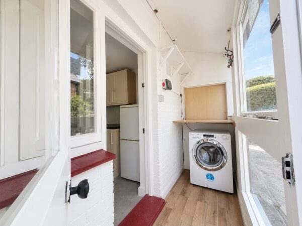 1 Bed Cottage, Littleworth Road, High Wycombe, Buckinghamshire, HP13 5XD