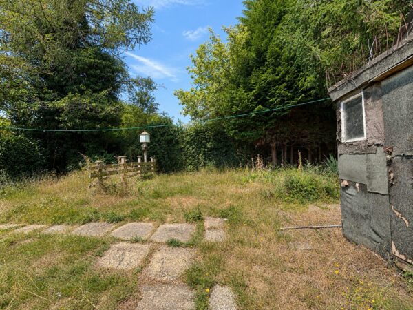 1 Bed Cottage, Littleworth Road, High Wycombe, Buckinghamshire, HP13 5XD