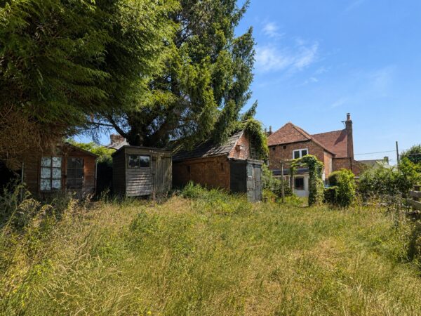 1 Bed Cottage, Littleworth Road, High Wycombe, Buckinghamshire, HP13 5XD