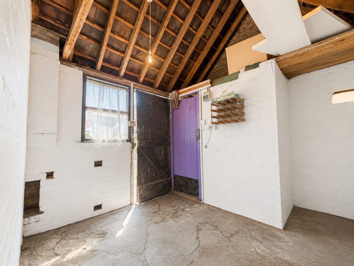 1 Bed Cottage, Littleworth Road, High Wycombe, Buckinghamshire, HP13 5XD
