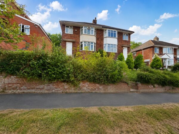 3 Bed Semi-Detached, Whitelands Road, High Wycombe, Buckinghamshire, HP12 3EL