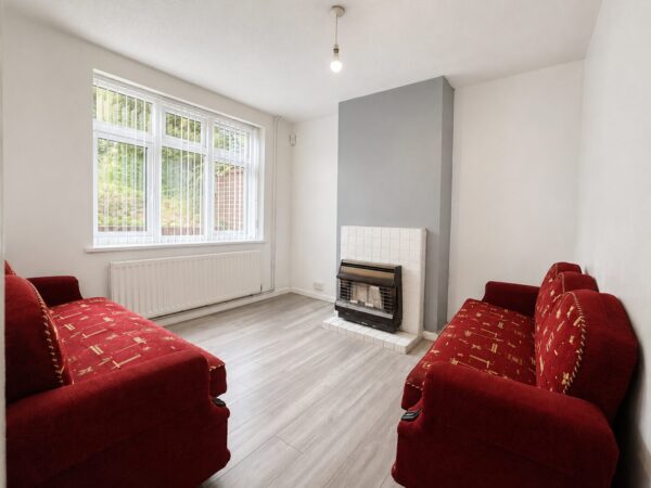 3 Bed Semi-Detached, Whitelands Road, High Wycombe, Buckinghamshire, HP12 3EL