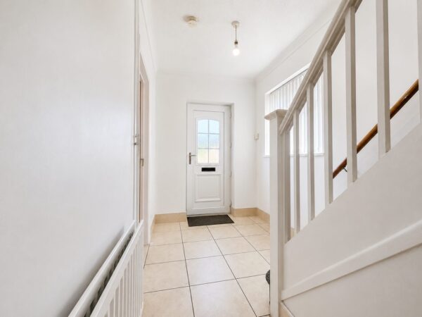 3 Bed Semi-Detached, Whitelands Road, High Wycombe, Buckinghamshire, HP12 3EL