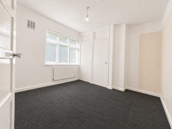 3 Bed Semi-Detached, Whitelands Road, High Wycombe, Buckinghamshire, HP12 3EL