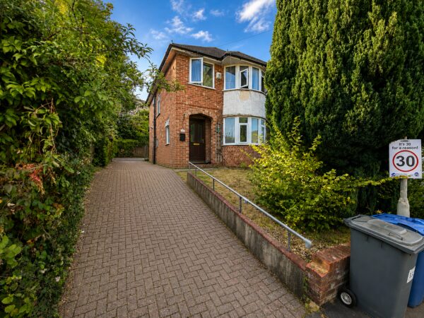 3 Bed Semi-Detached, Chairborough Road, High Wycombe, Buckinghamshire, HP12 3HN