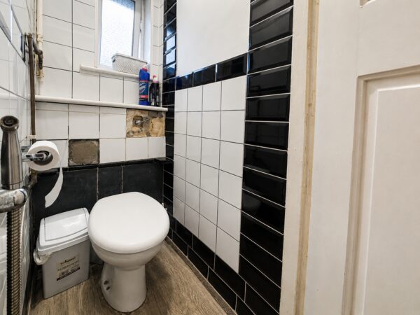 3 Bed Semi-Detached, Chairborough Road, High Wycombe, Buckinghamshire, HP12 3HN