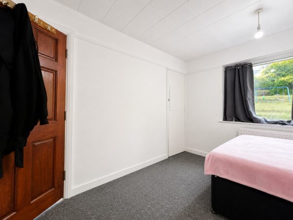 3 Bed Semi-Detached, Chairborough Road, High Wycombe, Buckinghamshire, HP12 3HN
