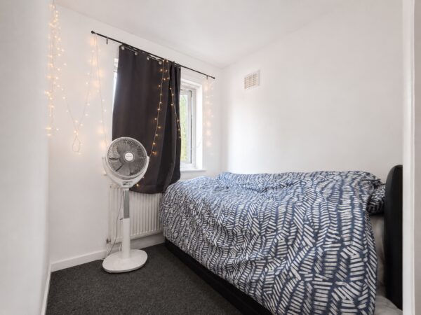 3 Bed Semi-Detached, Chairborough Road, High Wycombe, Buckinghamshire, HP12 3HN