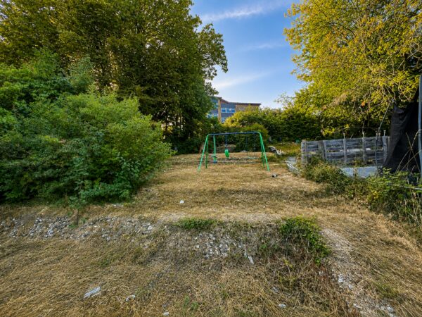 3 Bed Semi-Detached, Chairborough Road, High Wycombe, Buckinghamshire, HP12 3HN