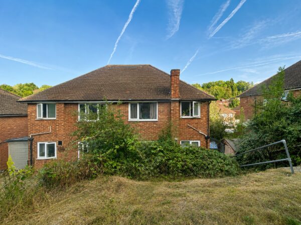 3 Bed Semi-Detached, Chairborough Road, High Wycombe, Buckinghamshire, HP12 3HN